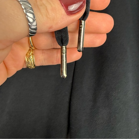 Lululemon Scuba High-Rise Full Length Joggers – Black – Size 2 - Picture 3 of 8